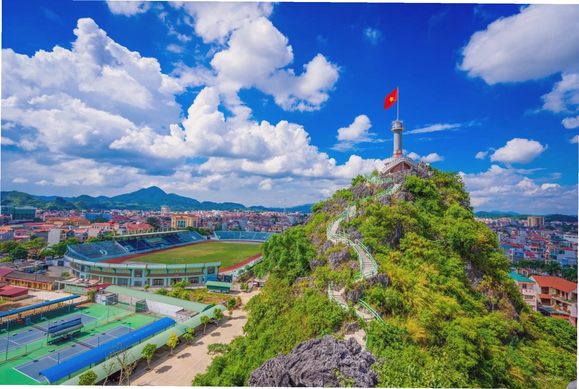 Cột cờ Phai Vệ biểu tượng của Lạng Sơn