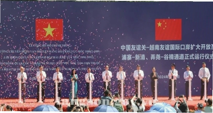 Cửa khẩu Bằng Tường nhìn từ phía Trung Quốc