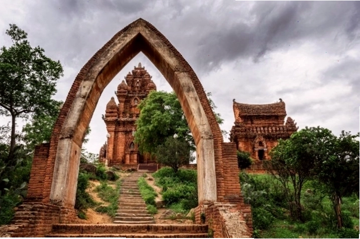 Cụm đền tháp Po Klong Garai, biểu tượng văn hóa và du lịch Ninh Thuận
