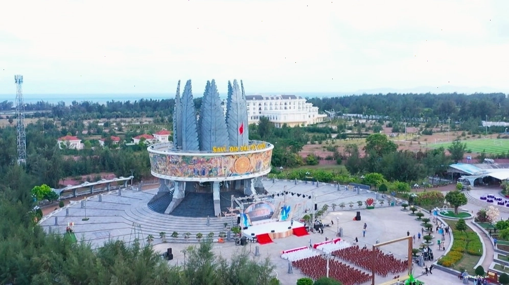 Cụm thông tin cổ động biên giới Sa Vĩ nhìn từ trên cao