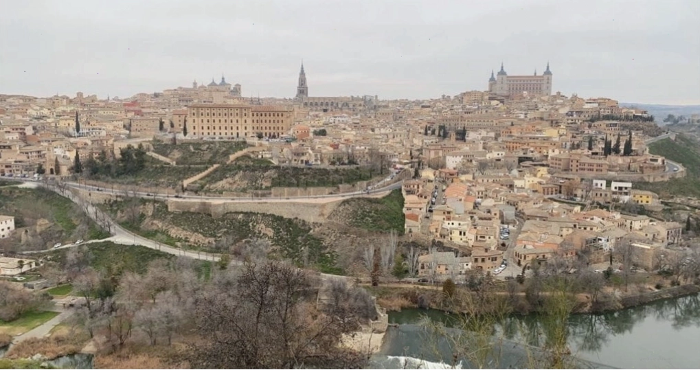 Cung điện Hoàng gia Madrid nơi ở chính thức của Hoàng gia Tây Ban Nha