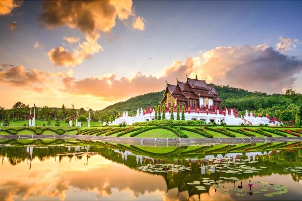 Cung điện Hoàng gia Thái Lan lung linh về đêm