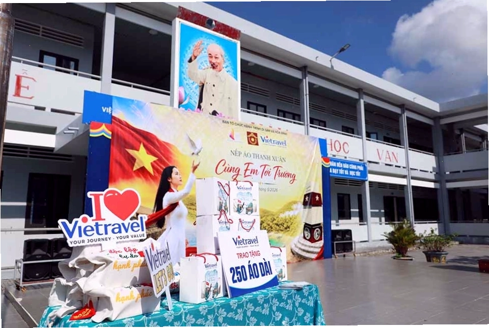 Cung đường uốn lượn trên cao nguyên đá Hà Giang