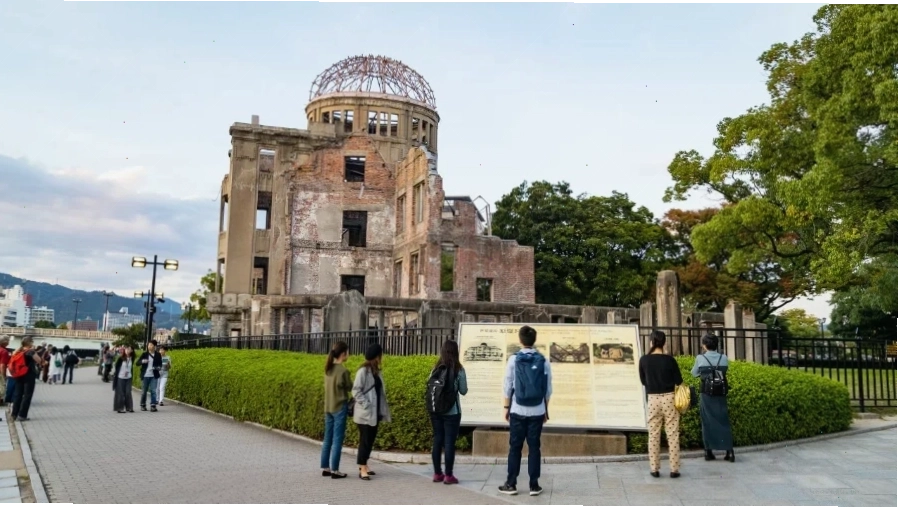 Đài tưởng niệm Cenotaph và ngọn lửa Vĩnh cửu
