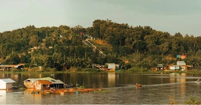 Đánh giá quán Lưng Chừng Mây: không gian thơ mộng