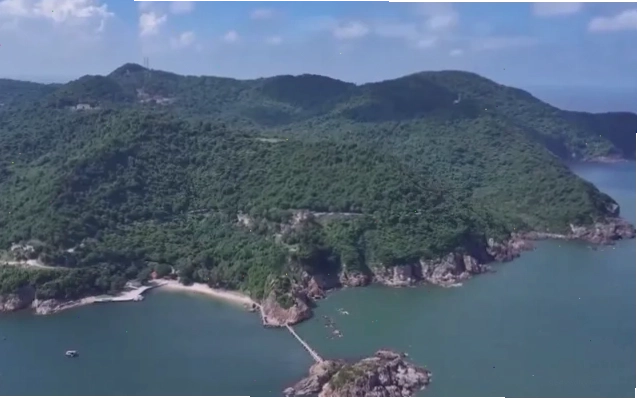 Đảo Hòn Mê nhìn từ trên cao