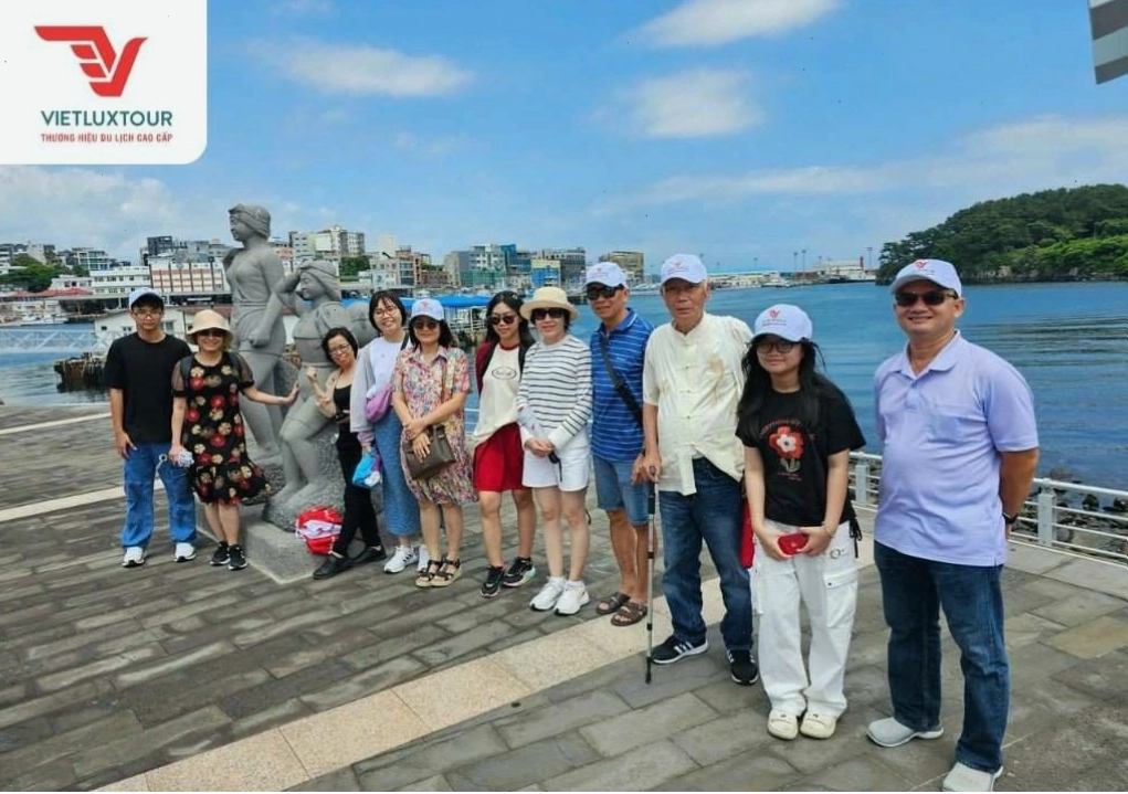 Đảo Jeju Hàn Quốc với bãi biển trong xanh