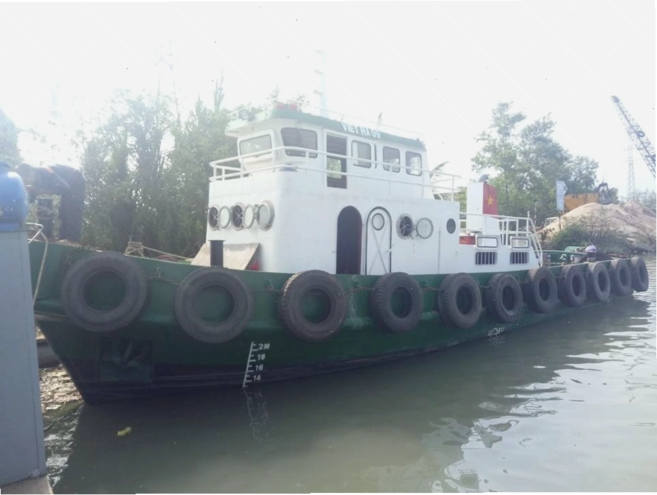 Đầu kéo kéo sà lan pontoon