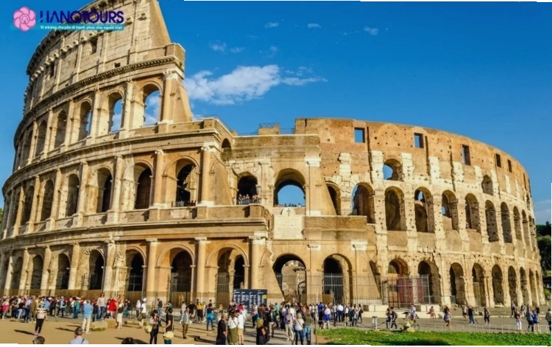 Đấu trường La Mã Colosseum tại thủ đô Rome, Ý