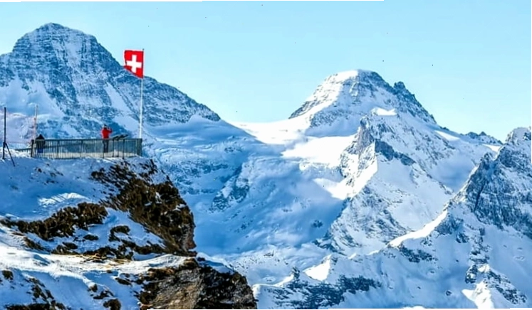 Dãy núi Alps hùng vĩ tại Thụy Sĩ với khung cảnh ngoạn mục