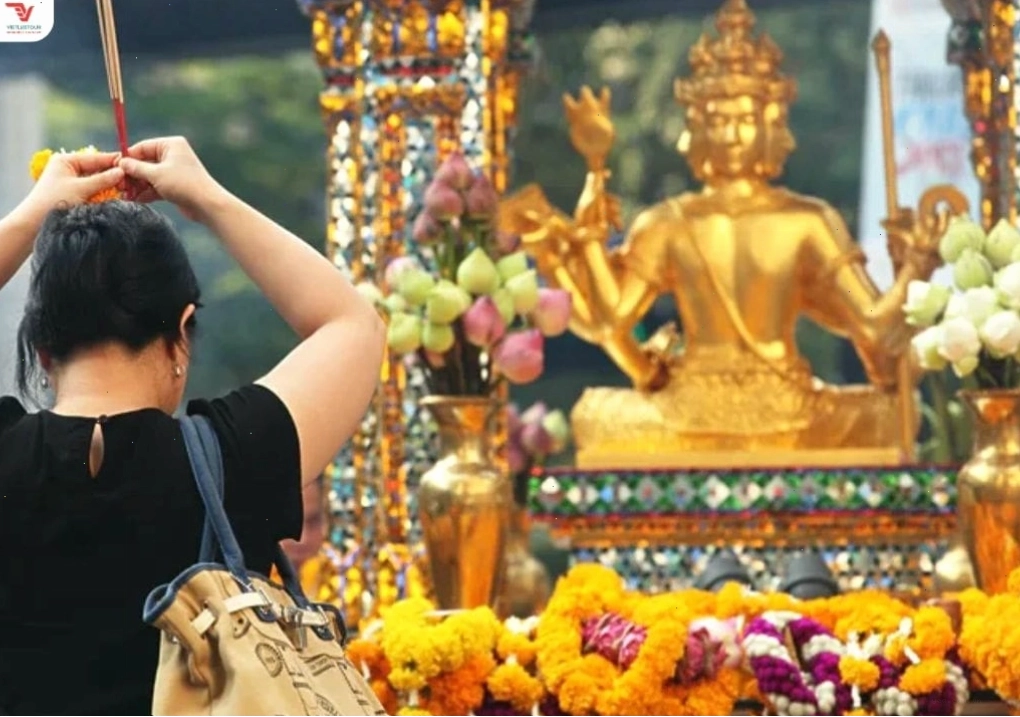 Đền Erawan - đền phật 4 mặt ở thái lan nhìn từ bên ngoài