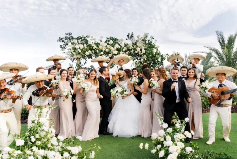 Destination Wedding là gì? Khám phá xu hướng cưới kết hợp du lịch độc đáo
