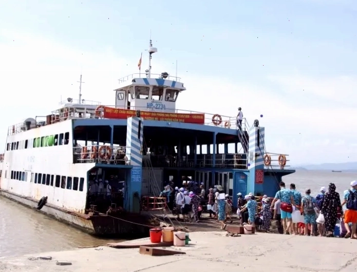 Di chuyển bằng tàu cao tốc từ Hải Phòng đi Cát Bà