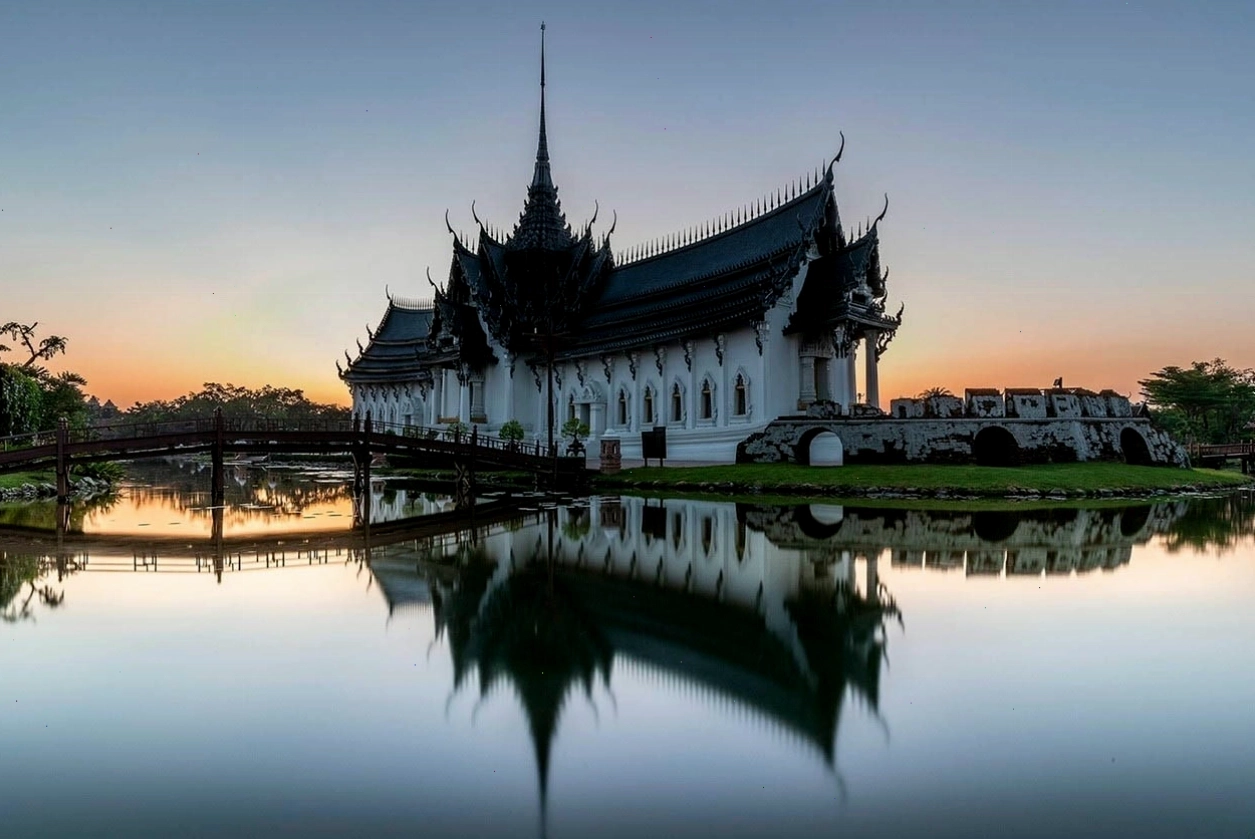 Di chuyển bằng tàu điện BTS đến Muang Boran