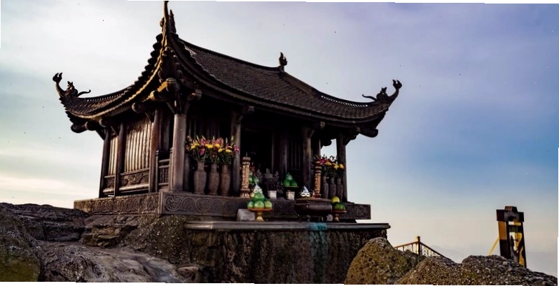 Di chuyển bằng xe máy đến Yên Tử