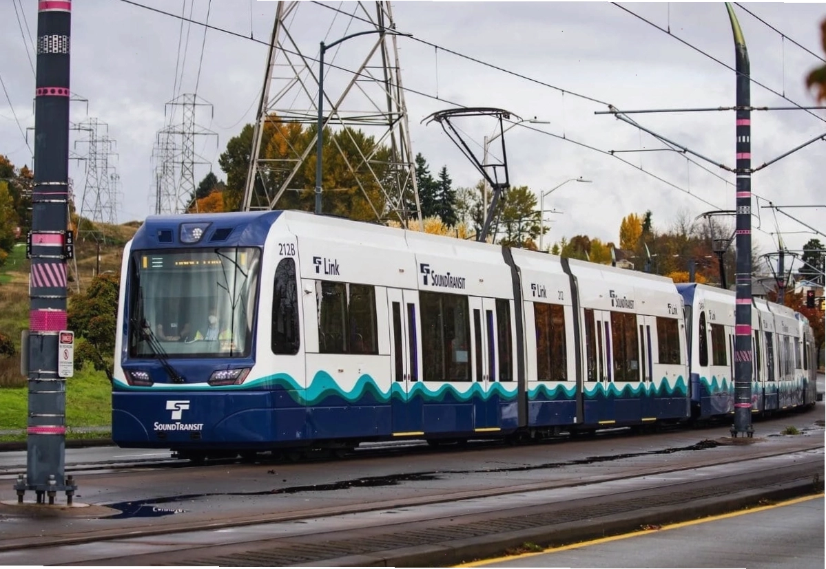Di chuyển ở Seattle bằng tàu điện Link Light Rail tiện lợi