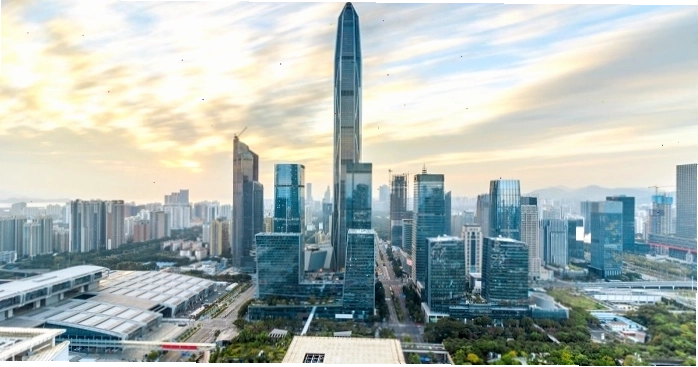 Đĩa hải sản tươi ngon bày trí đẹp mắt