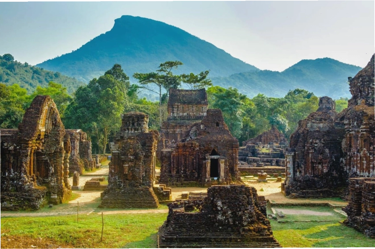 Điêu khắc tinh xảo trên gạch tại Thánh địa Mỹ Sơn