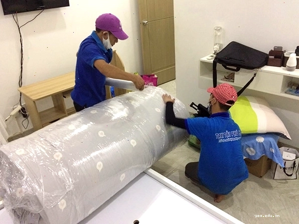 Đồ đạc nội thất được bọc PE cẩn thận