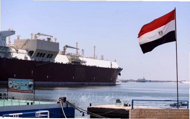 Doanh thu từ kênh đào Suez đạt kỷ lục