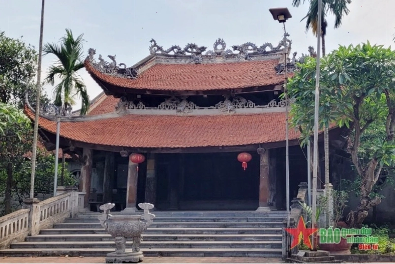 Độc đáo nghệ thuật kiến trúc cụm đình Hương Canh với các họa tiết chạm trổ tinh xảo