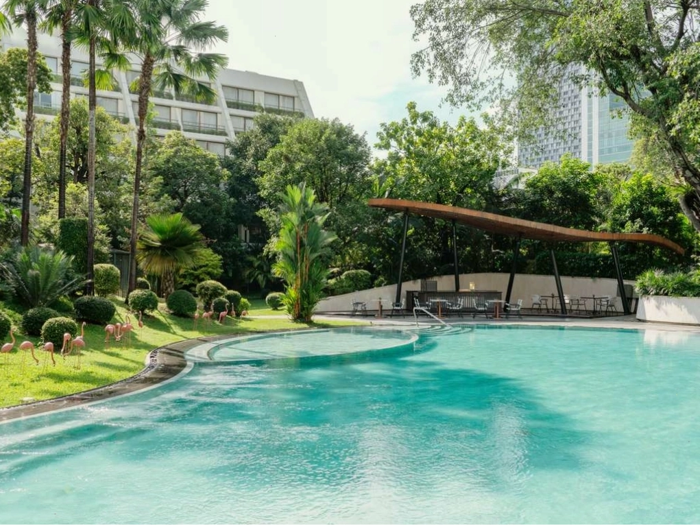 Đội ngũ nhân viên thân thiện tại Novotel