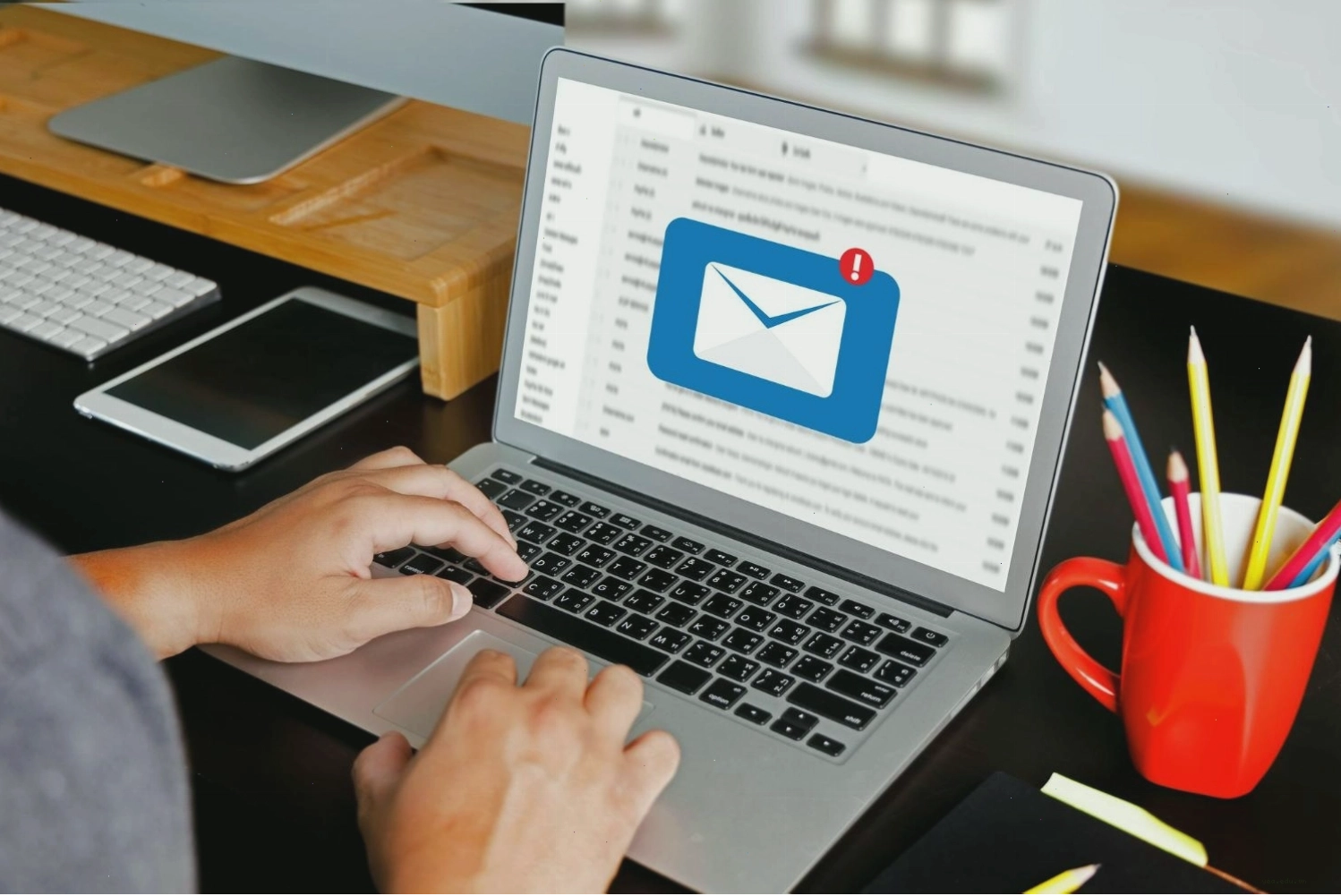 Đổi thông tin vé máy bay Vietjet Air bằng cách gửi Email đến hãng