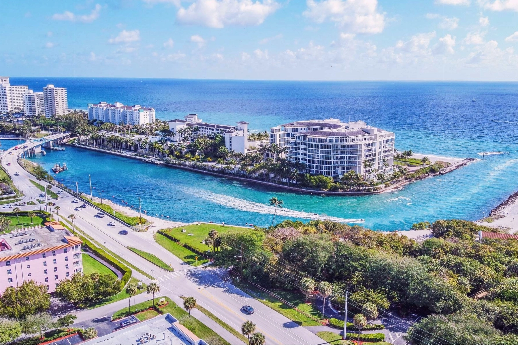 Đồng hồ hiển thị giờ Florida