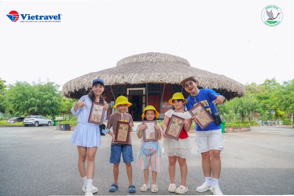 Dòng người hành hương đông đúc lên Yên Tử vào dịp đầu xuân năm mới