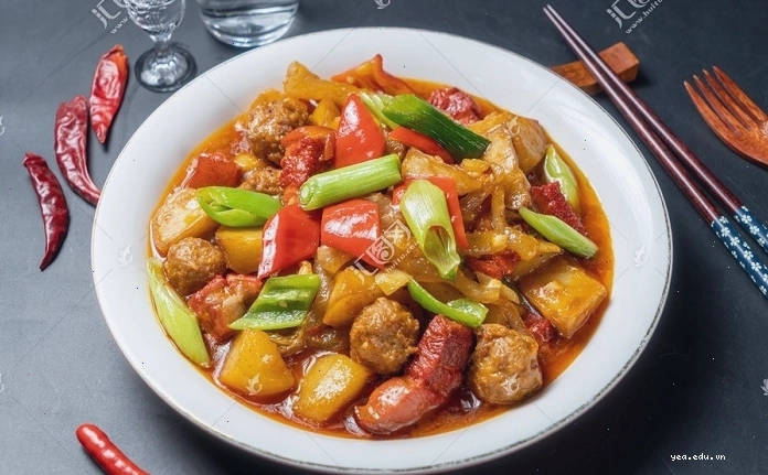 Dòng sông Hoàng Hà chảy qua vùng núi Thanh Hải