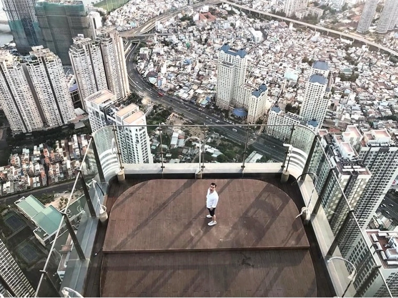Du khách check-in tại Landmark 81 SkyView