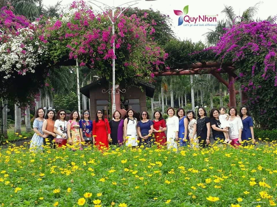 Du khách check-in trong tour Quy Nhơn Phú Yên