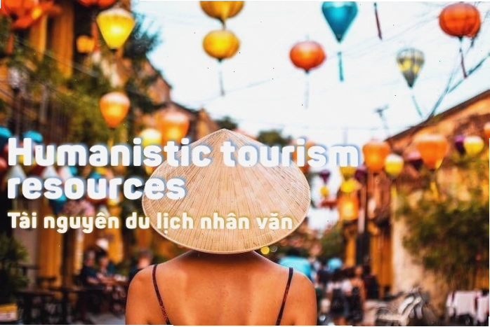 Du khách nữ tham quan một ngôi đền ở Thái Lan, minh họa cho tài nguyên du lịch nhân văn