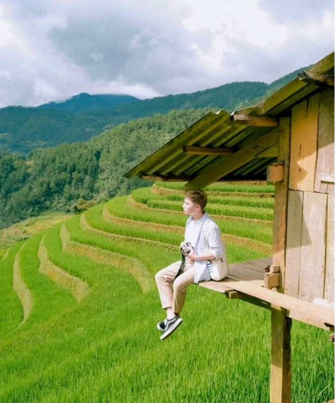 Du khách trải nghiệm tại một điểm du lịch ở Yên Bái