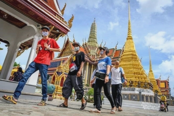 Du khách vui vẻ trong chuyến du lịch Thái Lan với combo hấp dẫn