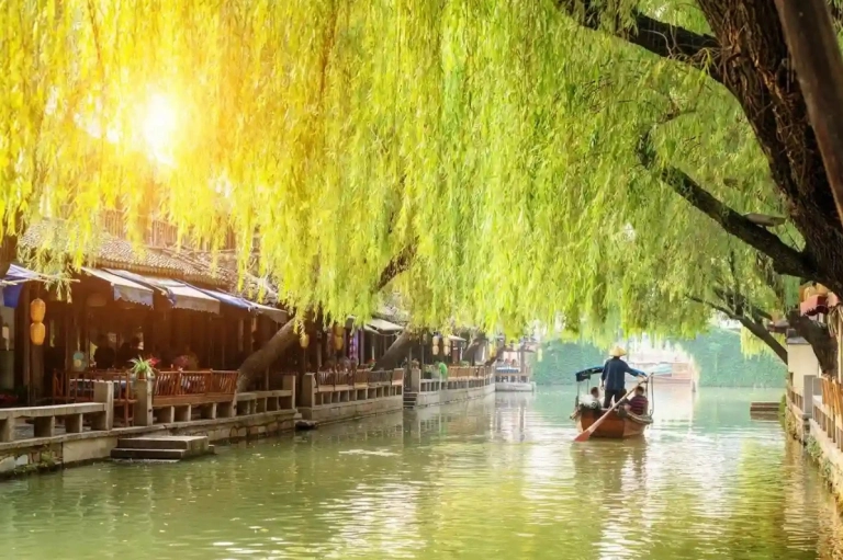 Du lịch Shangri-La Trung Quốc: Khám phá 'thung lũng bất tử' với vẻ đẹp huyền ảo