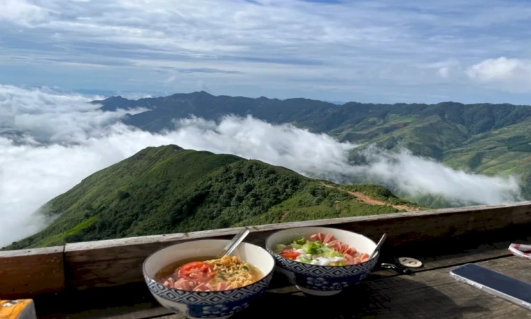 Du Lịch Tà Xùa Sơn La: Khám Phá Thiên Đường Mây Hùng Vĩ