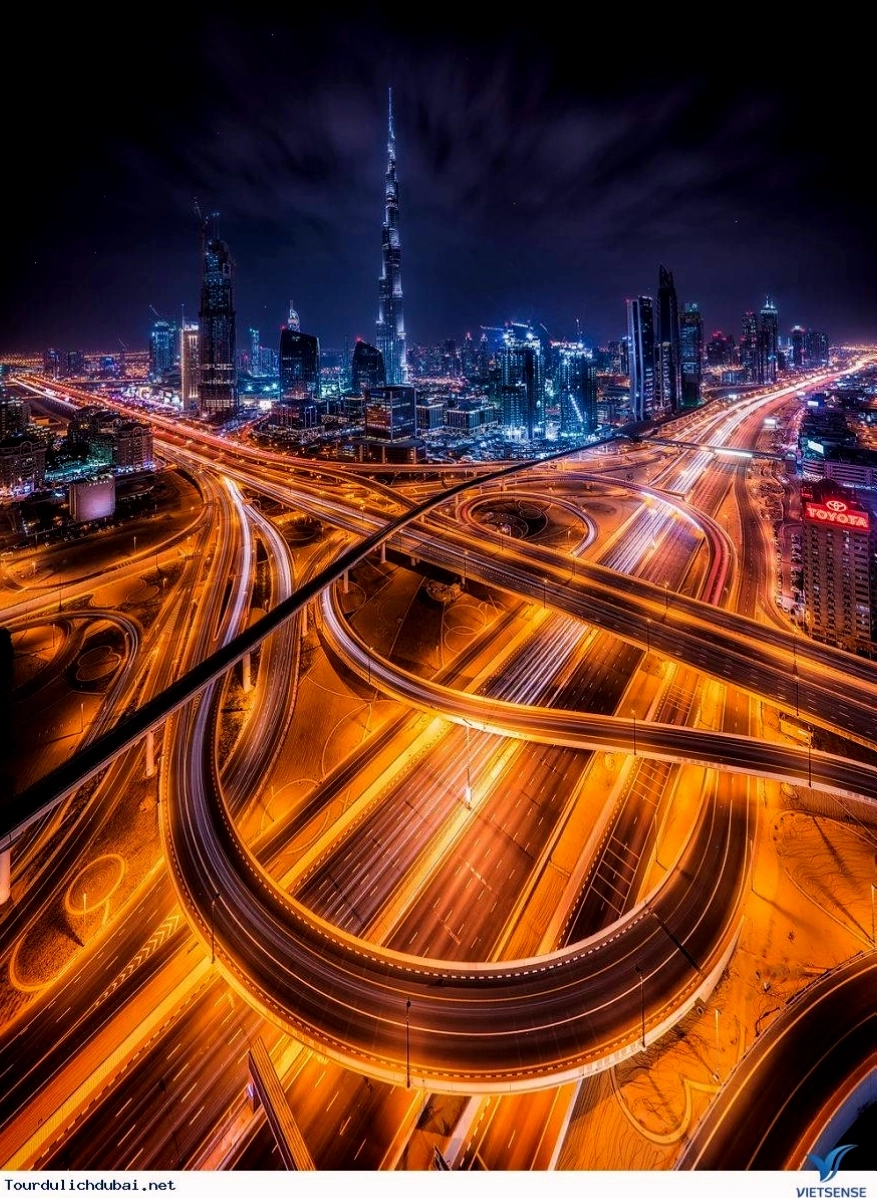 Du thuyền sang trọng trên vịnh Dubai Marina