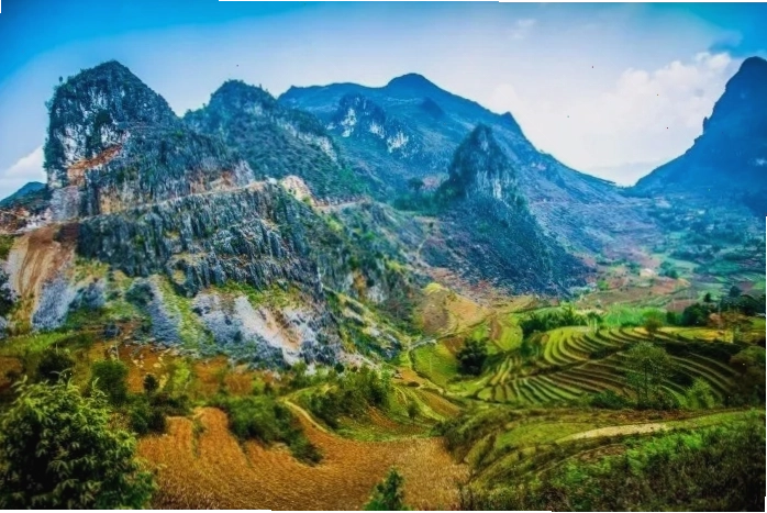Du thuyền trên sông Nho Quế