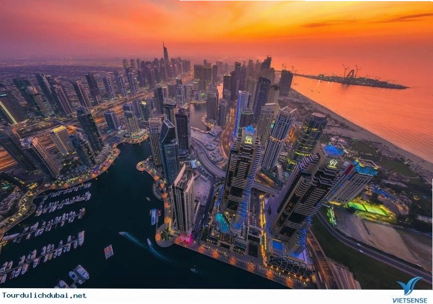 Dubai Fountain - Màn trình diễn nhạc nước ngoạn mục tại Dubai Mall
