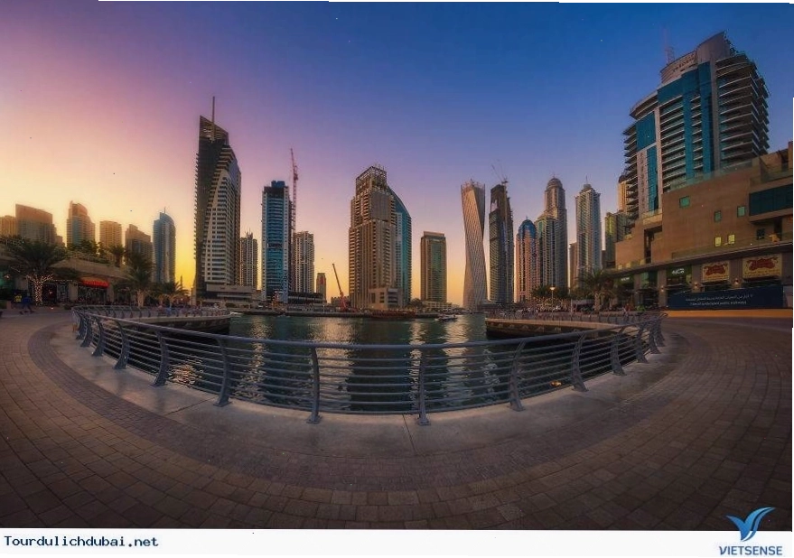Dubai lung linh về đêm từ trên cao