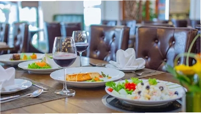 Gia đình vui vẻ tại khu nghỉ dưỡng Westlake Hotel & Resort Vĩnh Phúc