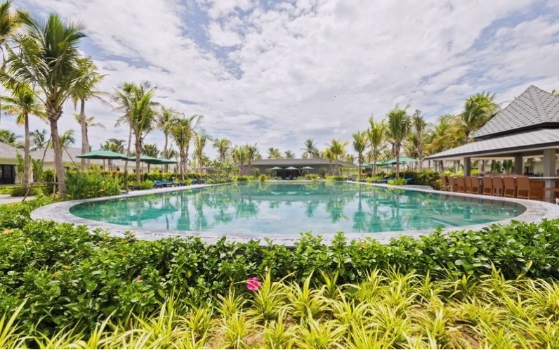 Giao diện tổng quan Cocoland River Beach Resort & Spa Quảng Ngãi nhìn từ xa