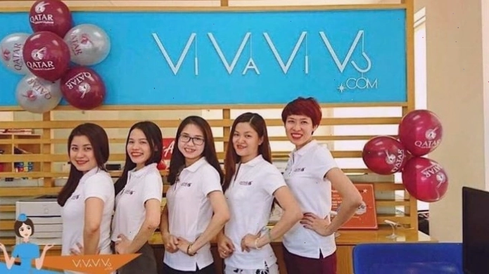 Giao diện trang web Vivavivu với các tùy chọn đặt vé máy bay và khách sạn