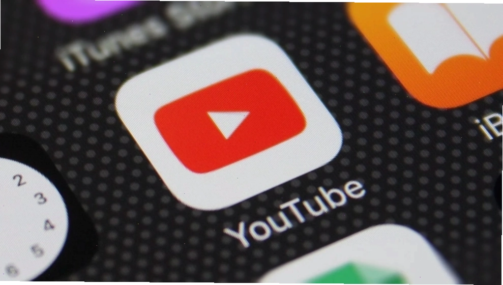 Giao diện YouTube với các video thịnh hành