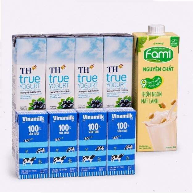 Góc ban công xanh mát với sự hiện diện của cây cọ