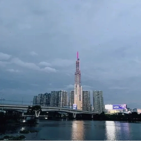 Góc chụp từ dưới lên làm nổi bật kiến trúc bó tre của Landmark 81