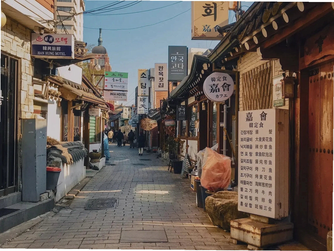 Góc phố cổ Insadong gần cung điện, kết nối lịch sử và hiện đại