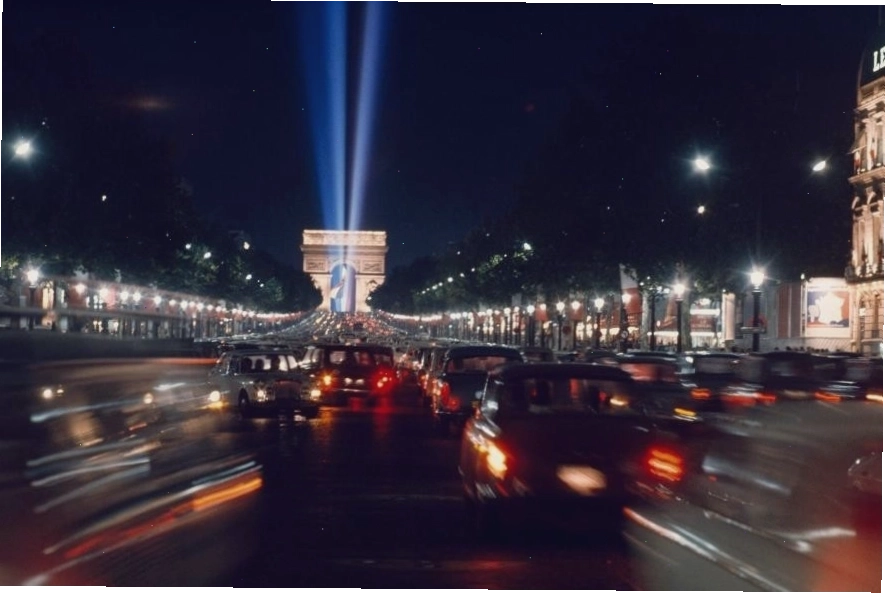 Góc phố yên bình tại quận Marais