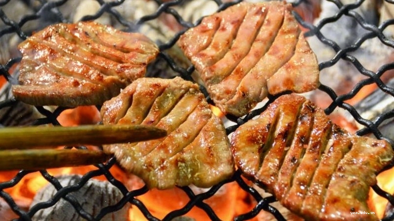 Gyutan - món lưỡi bò nướng đặc sản nổi tiếng của Sendai.